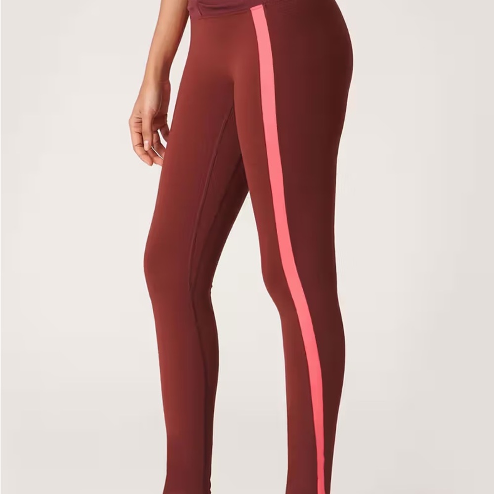 New Balance x Bandier NWT High-Rise Leggings – Burgundy with Pink Stripe (Small)